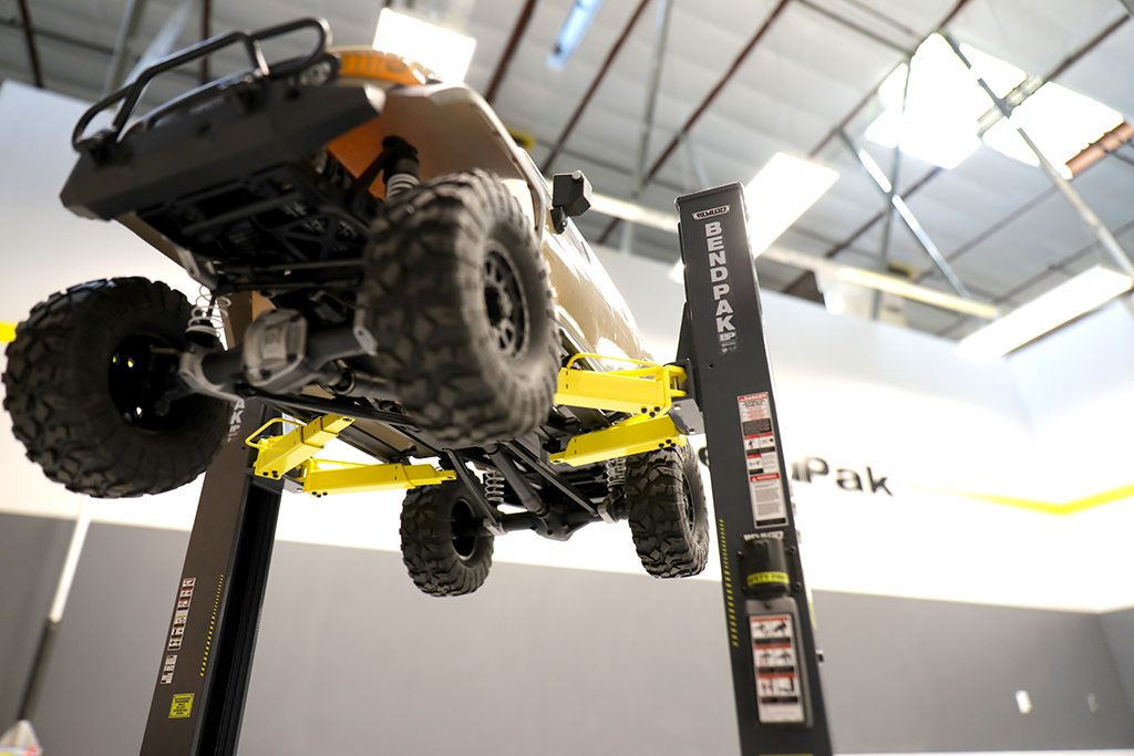 Cầu nâng 2 trụ mô hình tỉ lệ 1:10 Bendpak XPR-9S-DC