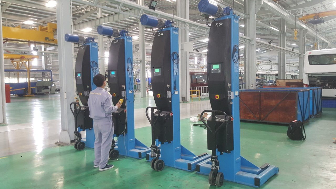 Cầu nâng 4 trụ độc lập Sefac SW2